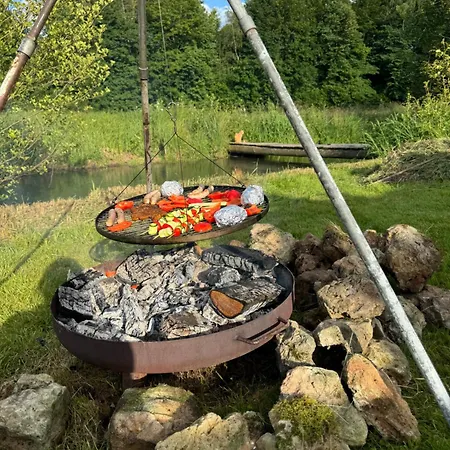 Semesterbostad Gluecklich Am Bach *