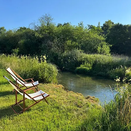 Gluecklich Am Bach Semesterbostad *